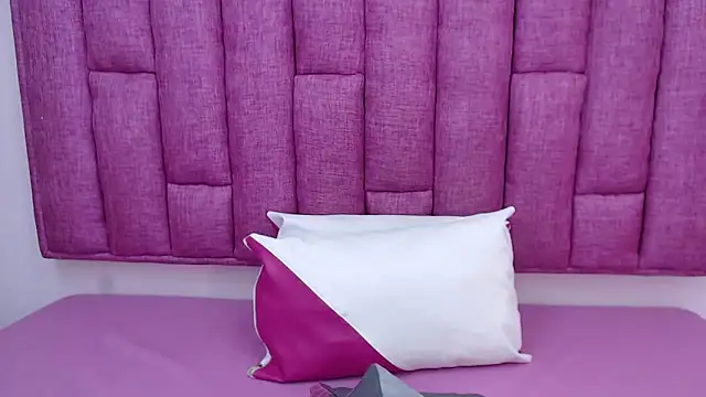 LindaKardi online show from March 2026 12:21:02 PM