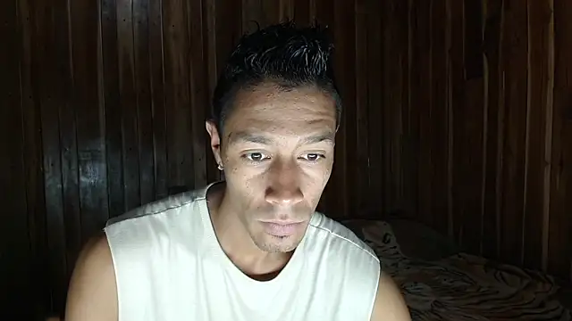 Snapshot of DEMARCOUS_NM chatting on April 2026 04:48:01 PM DEMARCOUS NM online show from April 2026 04:48:01 PM