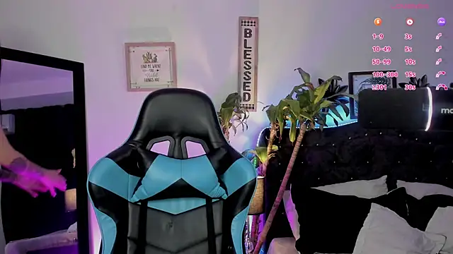 devlin violett online show from February 2025 03:39:02 AM