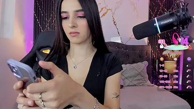 devlin violett online show from October 2025 03:19:01 AM