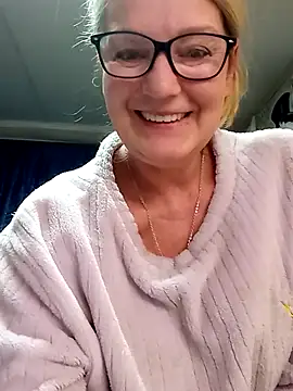 irinamaux online show from April 2026 12:59:02 AM