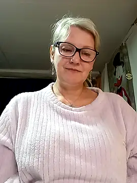 Snapshot of irinamaux chatting on April 2026 01:42:02 AM irinamaux online show from April 2026 01:42:02 AM