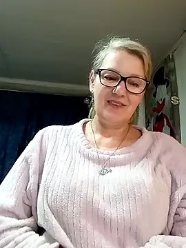 Snapshot of irinamaux chatting on April 2026 10:19:02 PM irinamaux online show from April 2026 10:19:02 PM