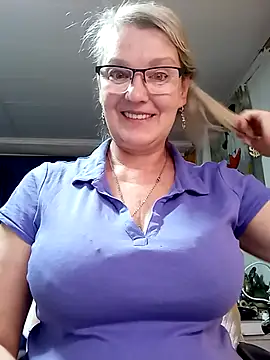 Snapshot of irinamaux chatting on May 2026 09:09:02 PM irinamaux online show from May 2026 09:09:02 PM