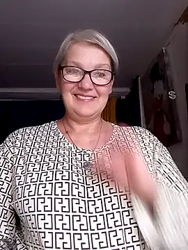 Snapshot of irinamaux chatting on June 2026 03:06:02 AM irinamaux online show from June 2026 03:06:02 AM