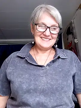 Snapshot of irinamaux chatting on June 2026 02:01:02 PM irinamaux online show from June 2026 02:01:02 PM