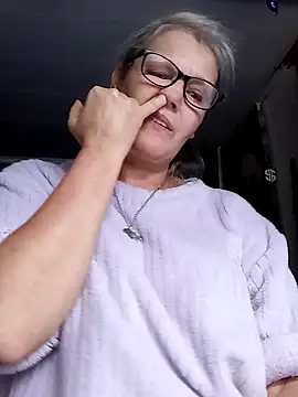 Snapshot of irinamaux chatting on July 2026 06:14:02 PM irinamaux online show from July 2026 06:14:02 PM