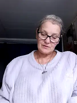 Snapshot of irinamaux chatting on July 2026 08:48:01 PM irinamaux online show from July 2026 08:48:01 PM