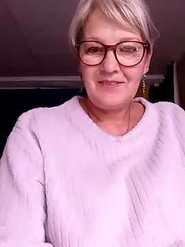 Snapshot of irinamaux chatting on July 2026 04:16:01 AM irinamaux online show from July 2026 04:16:01 AM