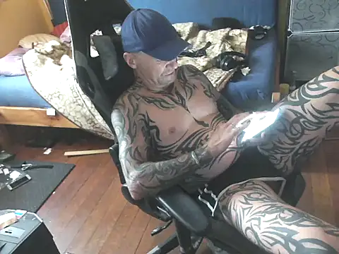 Snapshot of Tomi18cmm2 chatting on October 2025 02:25:02 PM Tomi18cmm2 online show from October 2025 02:25:02 PM