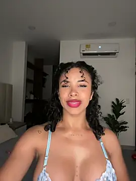 Brunettexio online show from February 2025 10:21:02 PM