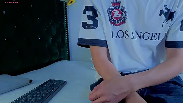 Levii Ackermann online show from March 2026 02:45:01 PM