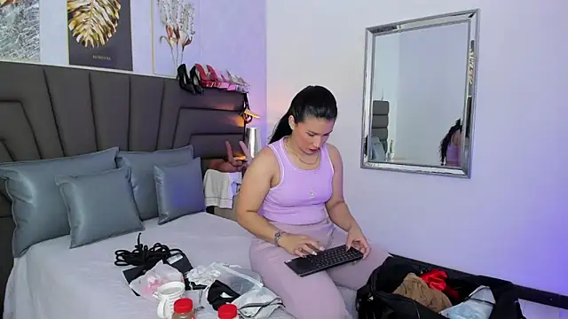 Snapshot of Sofi_Perez_ chatting on June 2026 11:13:02 AM Sofi Perez online show from June 2026 11:13:02 AM