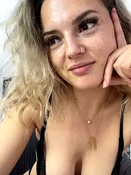 LexyGold online show from September 2025 02:05:02 PM