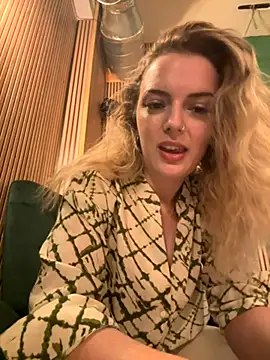 LexyGold online show from October 2025 04:17:02 PM