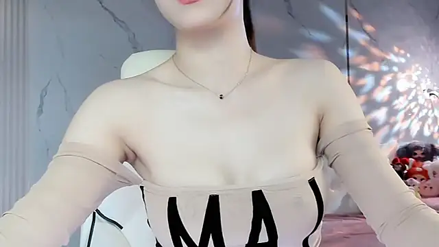 Snapshot of Luli-bae chatting on December 2024 03:34:01 AM Luli-bae online show from December 2024 03:34:01 AM