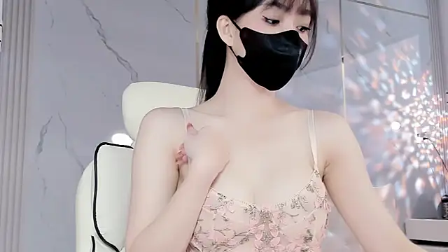 Snapshot of Luli-bae chatting on February 2025 03:23:01 AM Luli-bae online show from February 2025 03:23:01 AM