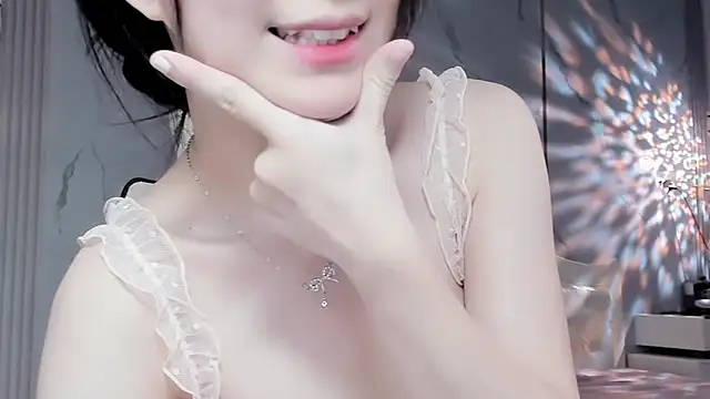 Snapshot of Luli-bae chatting on March 2025 03:02:02 AM Luli-bae online show from March 2025 03:02:02 AM