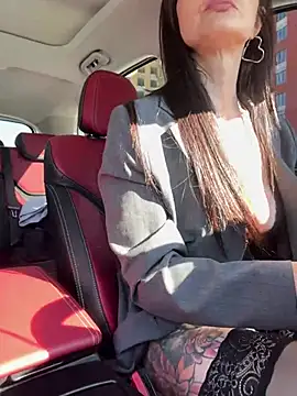 Snapshot of _AHHA_ chatting on March 2025 08:32:01 AM AHHA online show from March 2025 08:32:01 AM