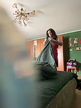 Snapshot of _AHHA_ chatting on October 2025 09:30:01 AM AHHA online show from October 2025 09:30:01 AM