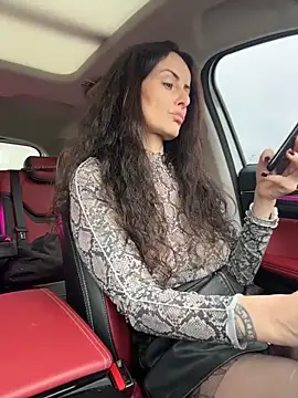 Snapshot of _AHHA_ chatting on October 2025 09:24:02 AM AHHA online show from October 2025 09:24:02 AM