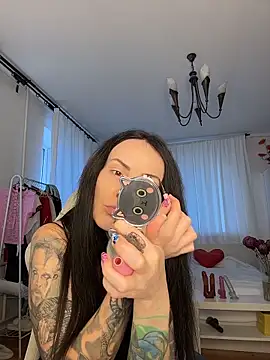 Snapshot of _AHHA_ chatting on November 2025 07:36:02 AM AHHA online show from November 2025 07:36:02 AM