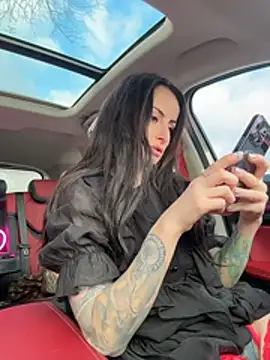 Snapshot of _AHHA_ chatting on December 2025 10:42:01 AM AHHA online show from December 2025 10:42:01 AM