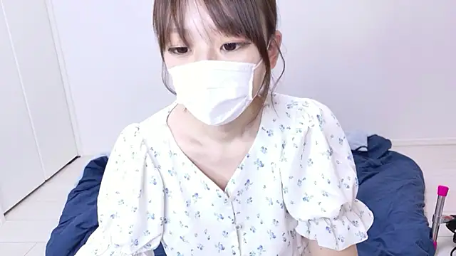 Snapshot of hi---chan- chatting on April 2026 08:07:01 PM hi---chan- online show from April 2026 08:07:01 PM