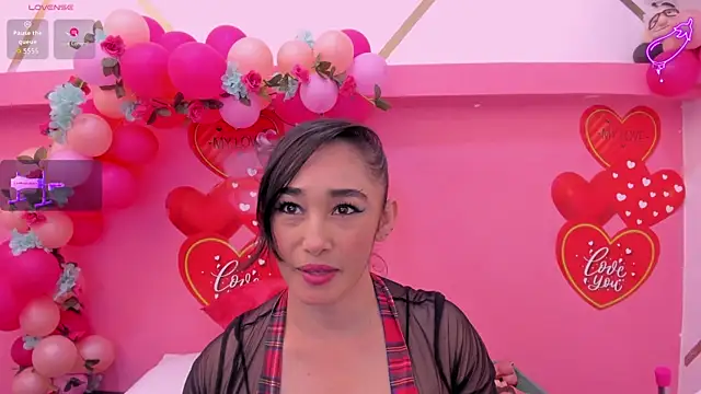 Snapshot of charlotte-11 chatting on September 2025 04:29:02 PM charlotte-11 online show from September 2025 04:29:02 PM