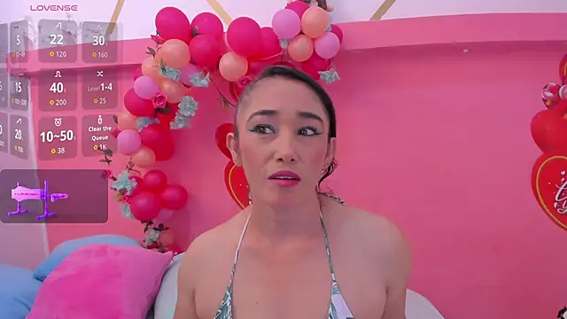 Snapshot of charlotte-11 chatting on September 2025 05:18:01 PM charlotte-11 online show from September 2025 05:18:01 PM