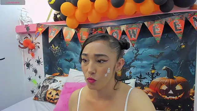 Snapshot of charlotte-11 chatting on October 2025 03:55:01 PM charlotte-11 online show from October 2025 03:55:01 PM