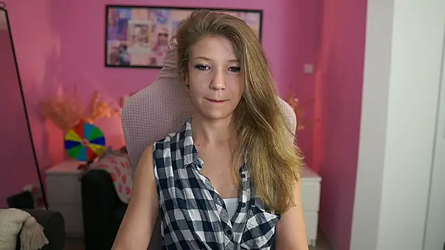 Snapshot of missicute chatting on March 2026 07:18:02 PM missicute online show from March 2026 07:18:02 PM