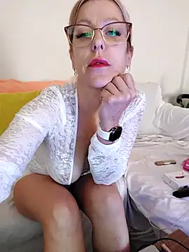 blondyruby online show from December 2025 04:04:01 PM