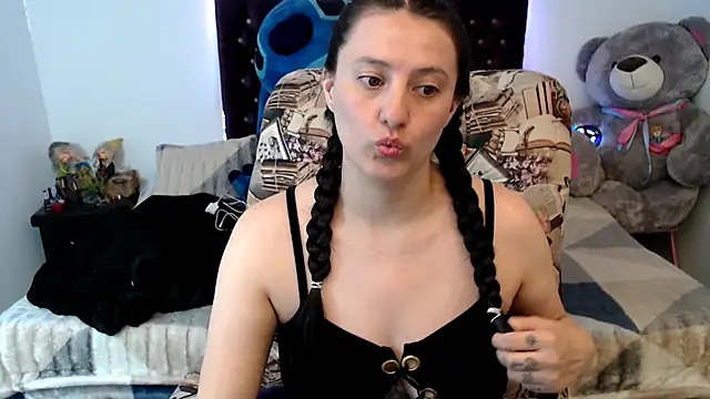 Lorenahot 06 online show from April 2026 06:35:01 PM