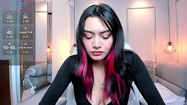 AzuraKindong online show from January 2025 07:21:01 PM