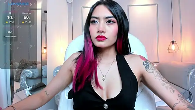 AzuraKindong online show from February 2025 07:16:01 PM