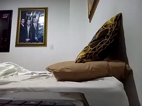 Skater29xx2 online show from February 2026 03:42:01 PM