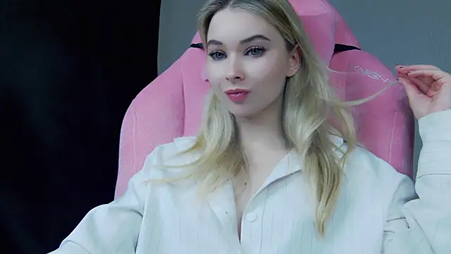 Snapshot of Haters__ chatting on December 2025 11:03:02 PM Haters online show from December 2025 11:03:02 PM