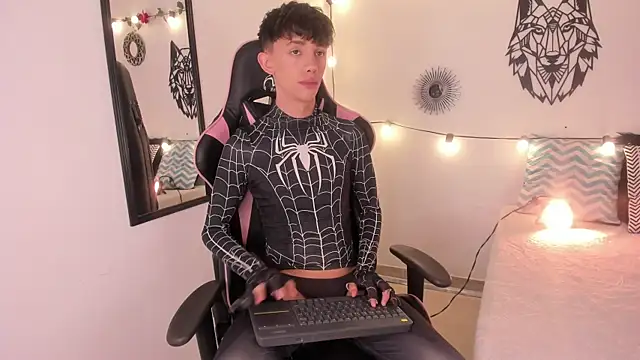 Tomy Rox online show from January 2025 08:43:01 PM