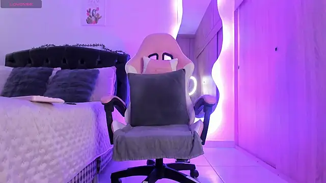 Amaranthaa1 online show from October 2025 11:31:01 AM