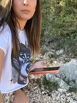 Snapshot of La_Nebulleuse-Nebulla chatting on March 2026 03:05:02 PM La Nebulleuse-Nebulla online show from March 2026 03:05:02 PM