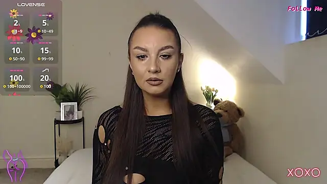 Snapshot of SecretSienna chatting on March 2025 08:10:02 AM SecretSienna online show from March 2025 08:10:02 AM