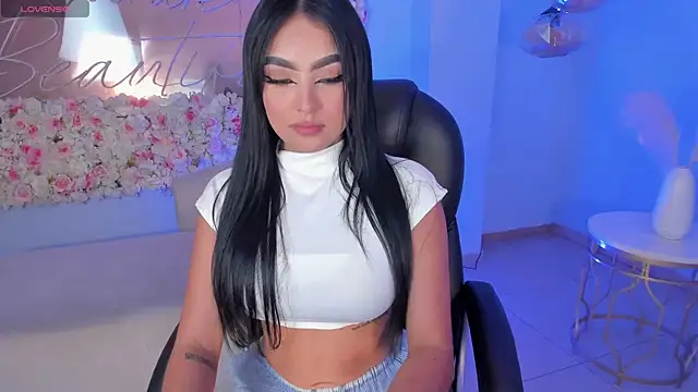 sarawinstone online show from January 2025 08:04:01 PM