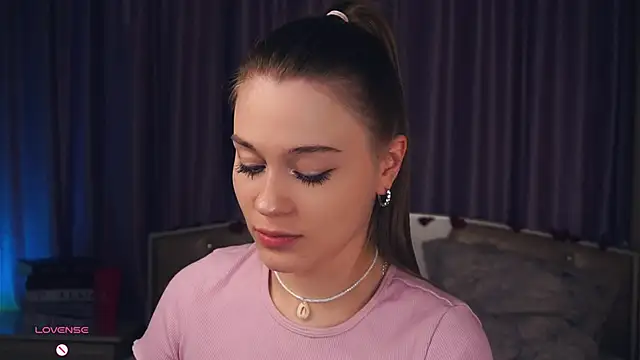 Snapshot of CedelKyngi chatting on February 2025 01:44:02 PM CedelKyngi online show from February 2025 01:44:02 PM