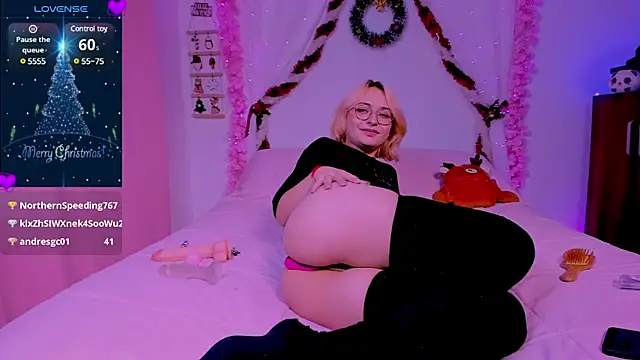 Snapshot of Ahri_howl_sweet chatting on December 2024 12:34:02 AM Ahri howl sweet online show from December 2024 12:34:02 AM