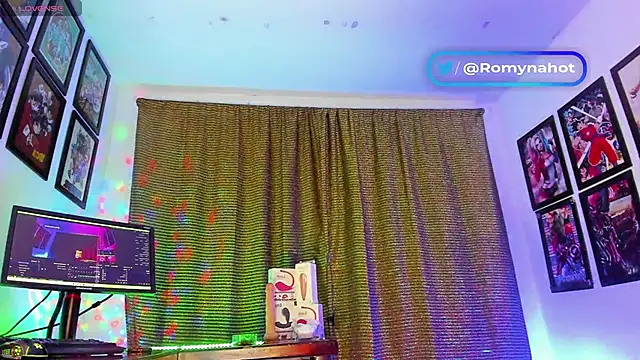 Snapshot of Romynahotx chatting on April 2026 09:34:02 AM Romynahotx online show from April 2026 09:34:02 AM