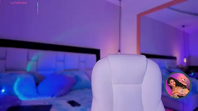 Snapshot of MiissCharlotte chatting on September 2025 05:18:02 AM MiissCharlotte online show from September 2025 05:18:02 AM