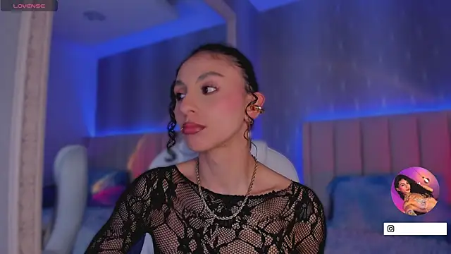 Snapshot of MiissCharlotte chatting on October 2025 05:18:01 AM MiissCharlotte online show from October 2025 05:18:01 AM