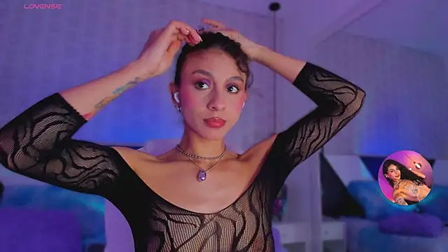 Snapshot of MiissCharlotte chatting on October 2025 02:12:01 AM MiissCharlotte online show from October 2025 02:12:01 AM