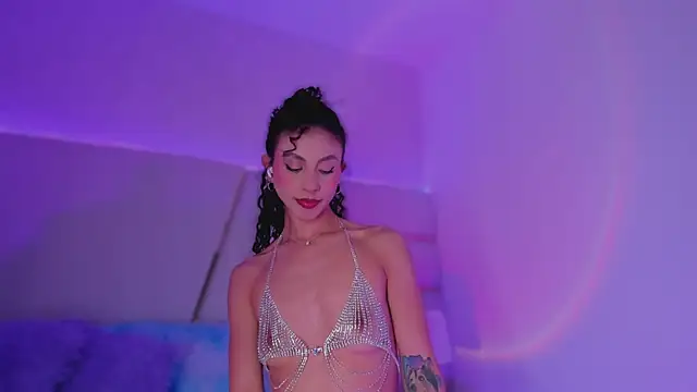 Snapshot of MiissCharlotte chatting on November 2025 02:23:02 AM MiissCharlotte online show from November 2025 02:23:02 AM